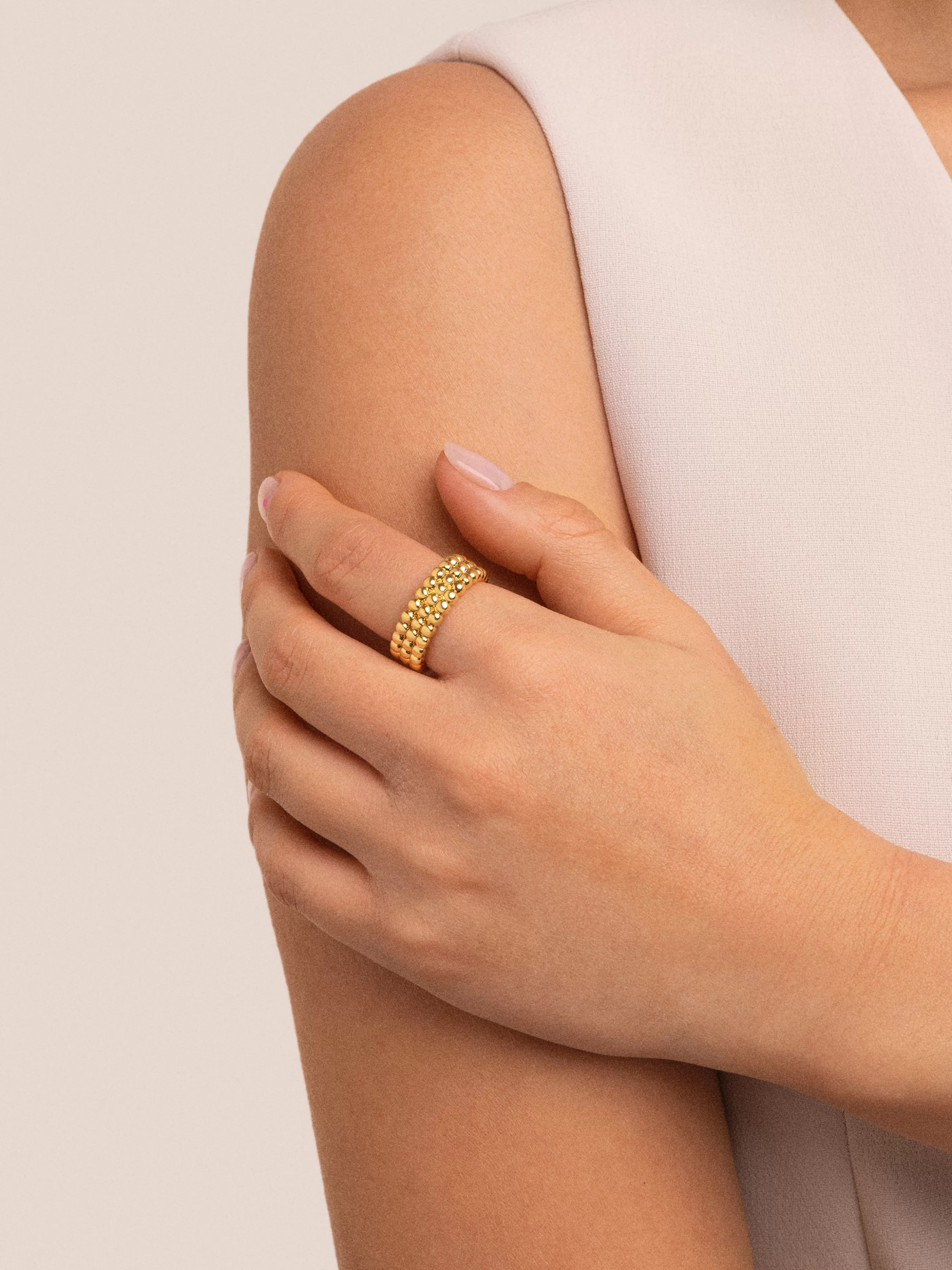 SINGULARU Anillo Triple Pebbles Bano Oro- Anillos Con Talla