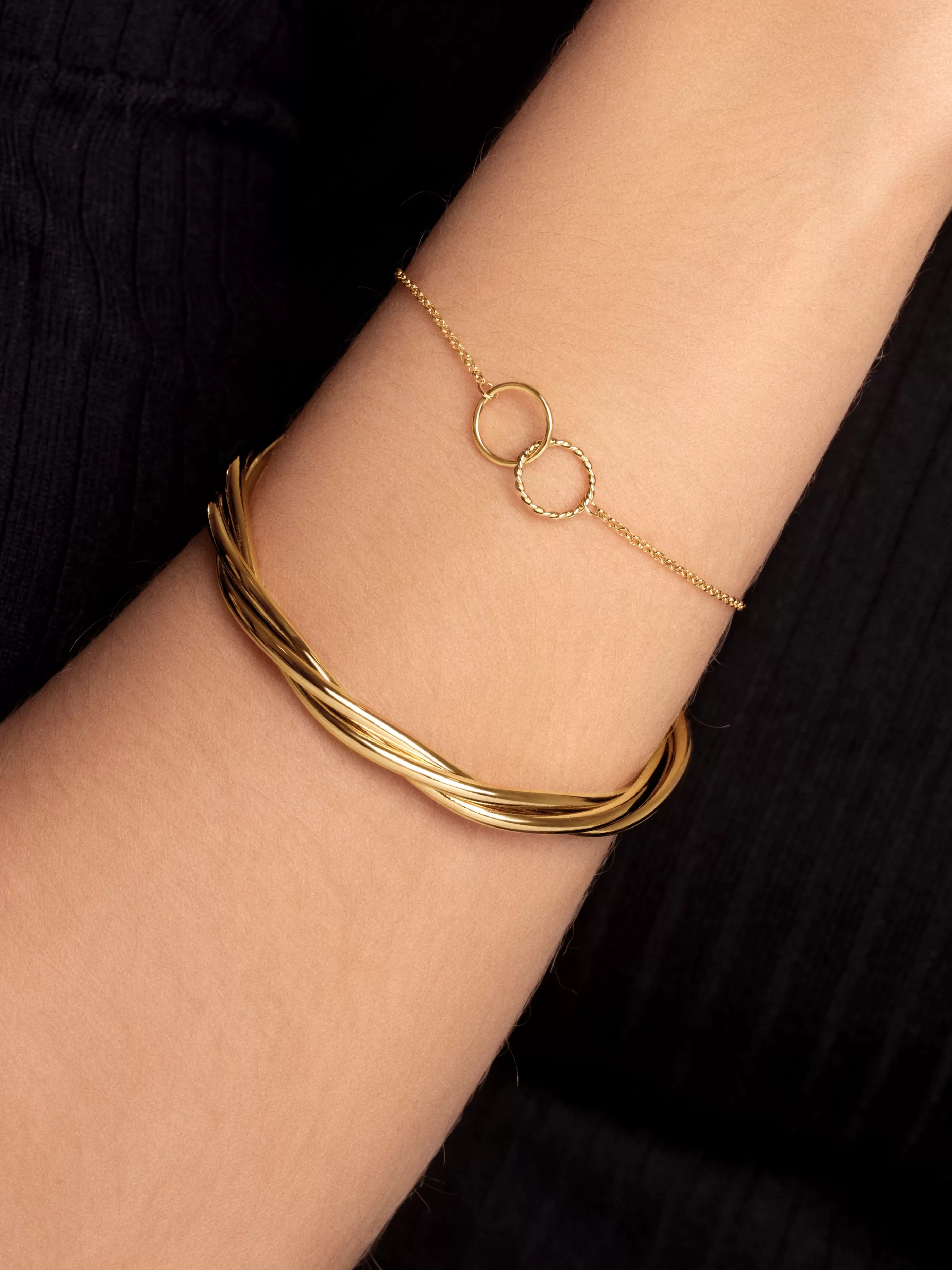 SINGULARU Brazalete Lina Bano Oro- Brazaletes