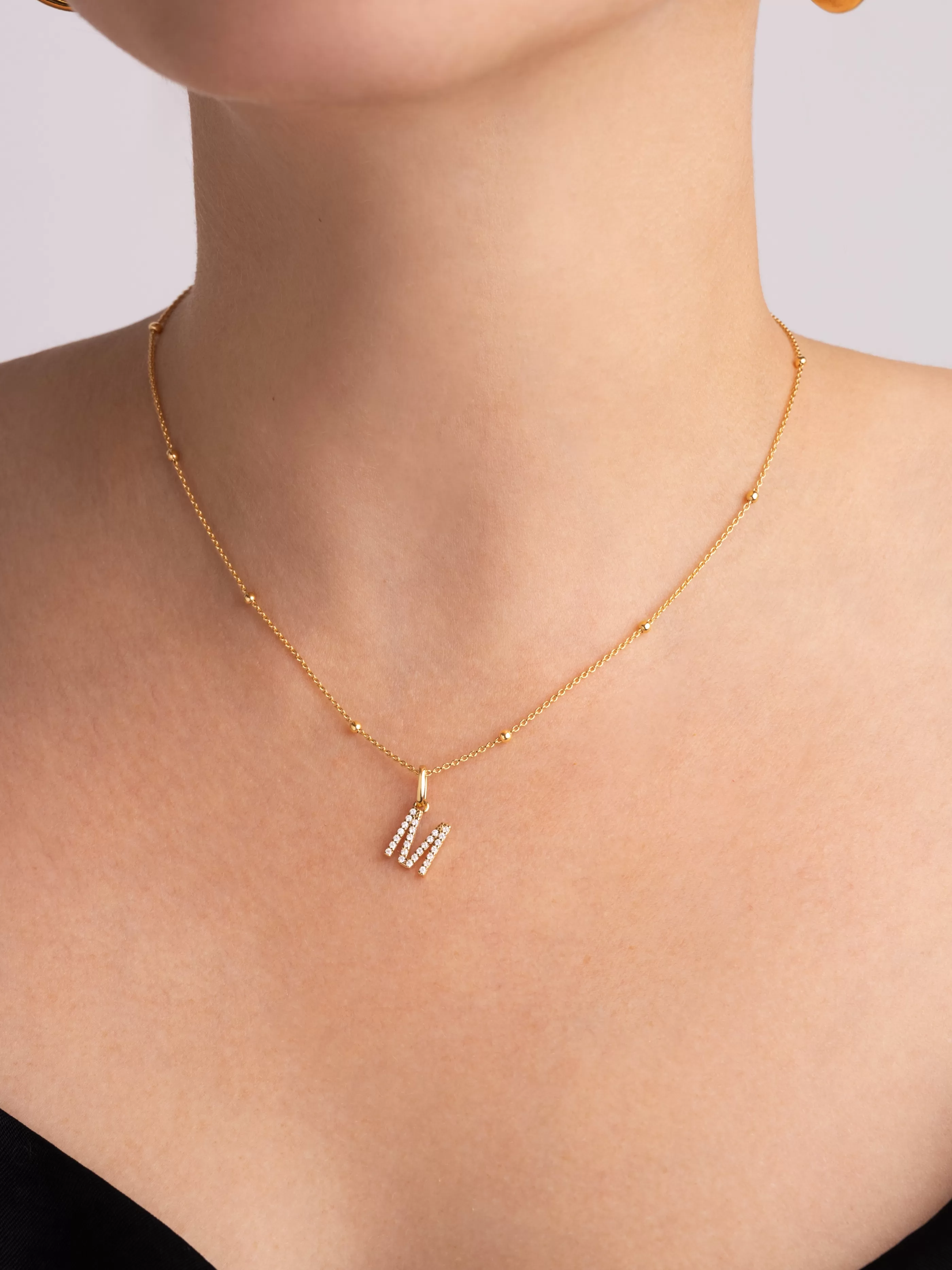 SINGULARU Collar Personalizado Dots Letter Spark Plata Bano Oro- Collares Personalizados