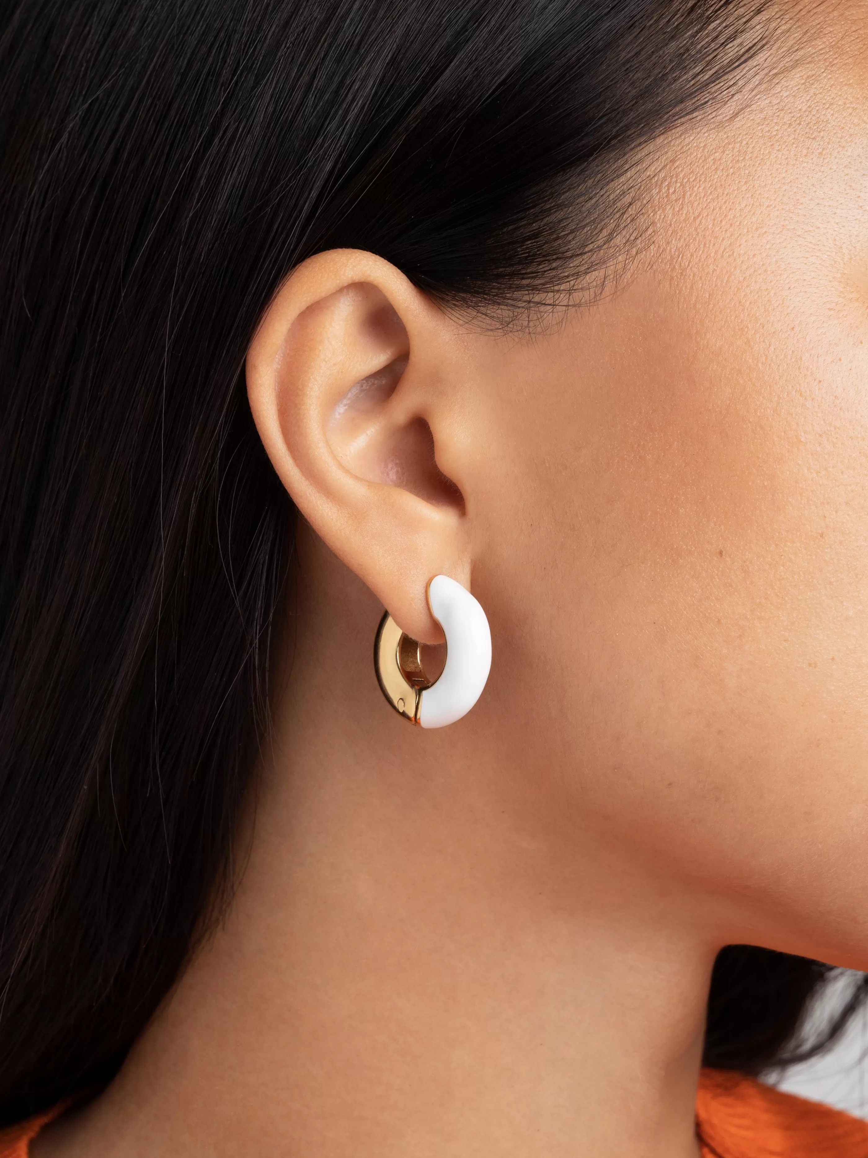 SINGULARU Pendientes Aro Bulky White Enamel Bano Oro- Aros