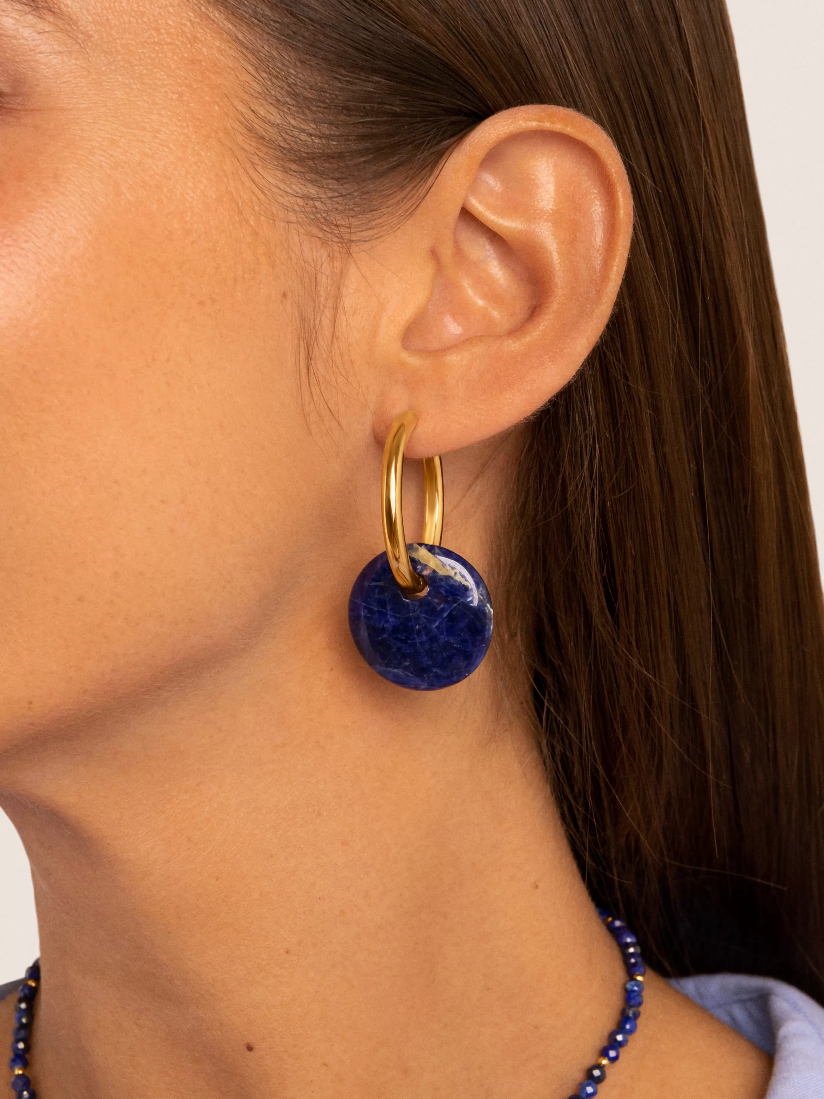 SINGULARU Pendientes Aro Carmen Amulet Sodalite Bano Oro- Pendientes De Colores
