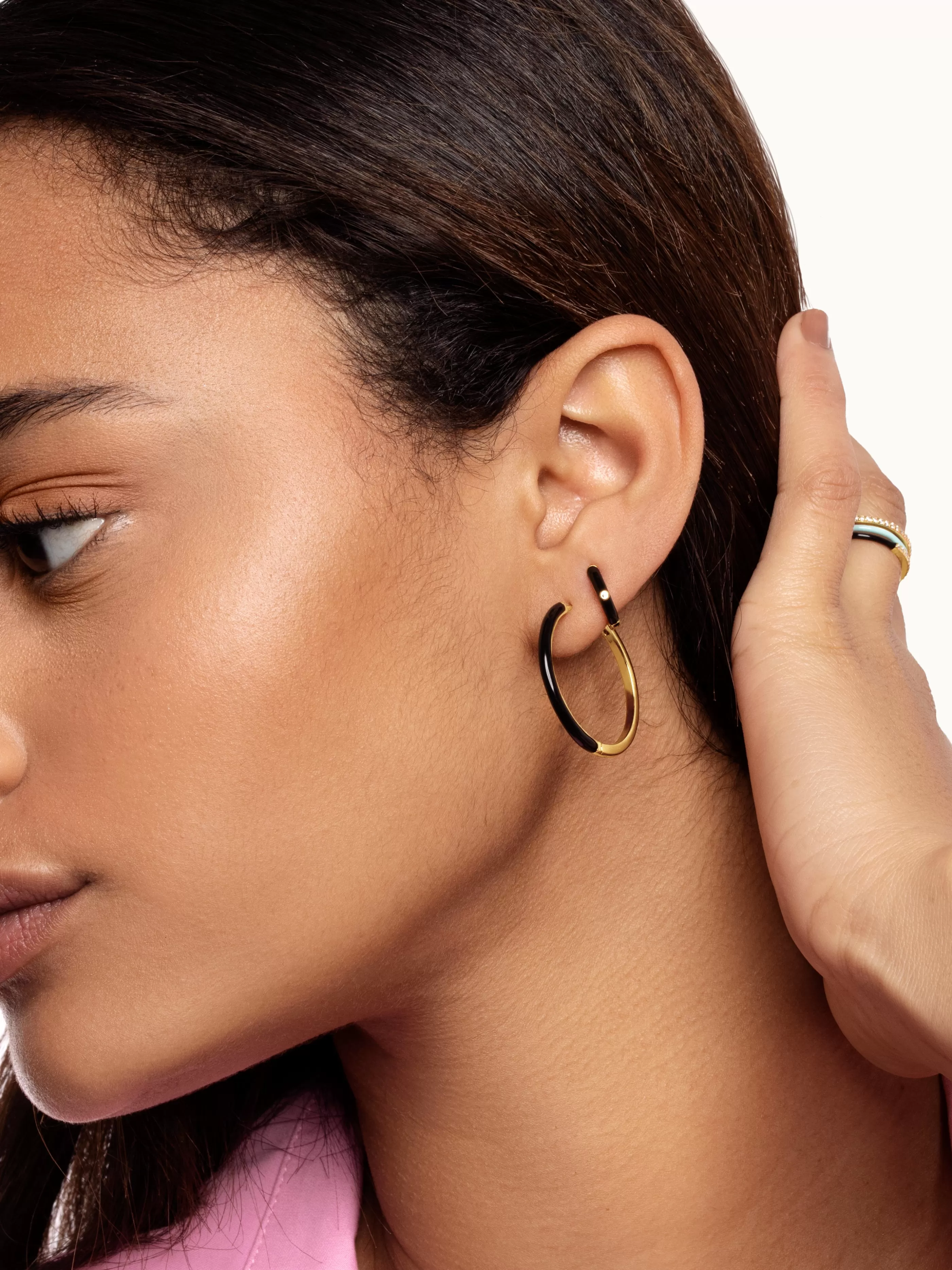 SINGULARU Pendientes Aro L Black Enamel Bano Oro- Aros