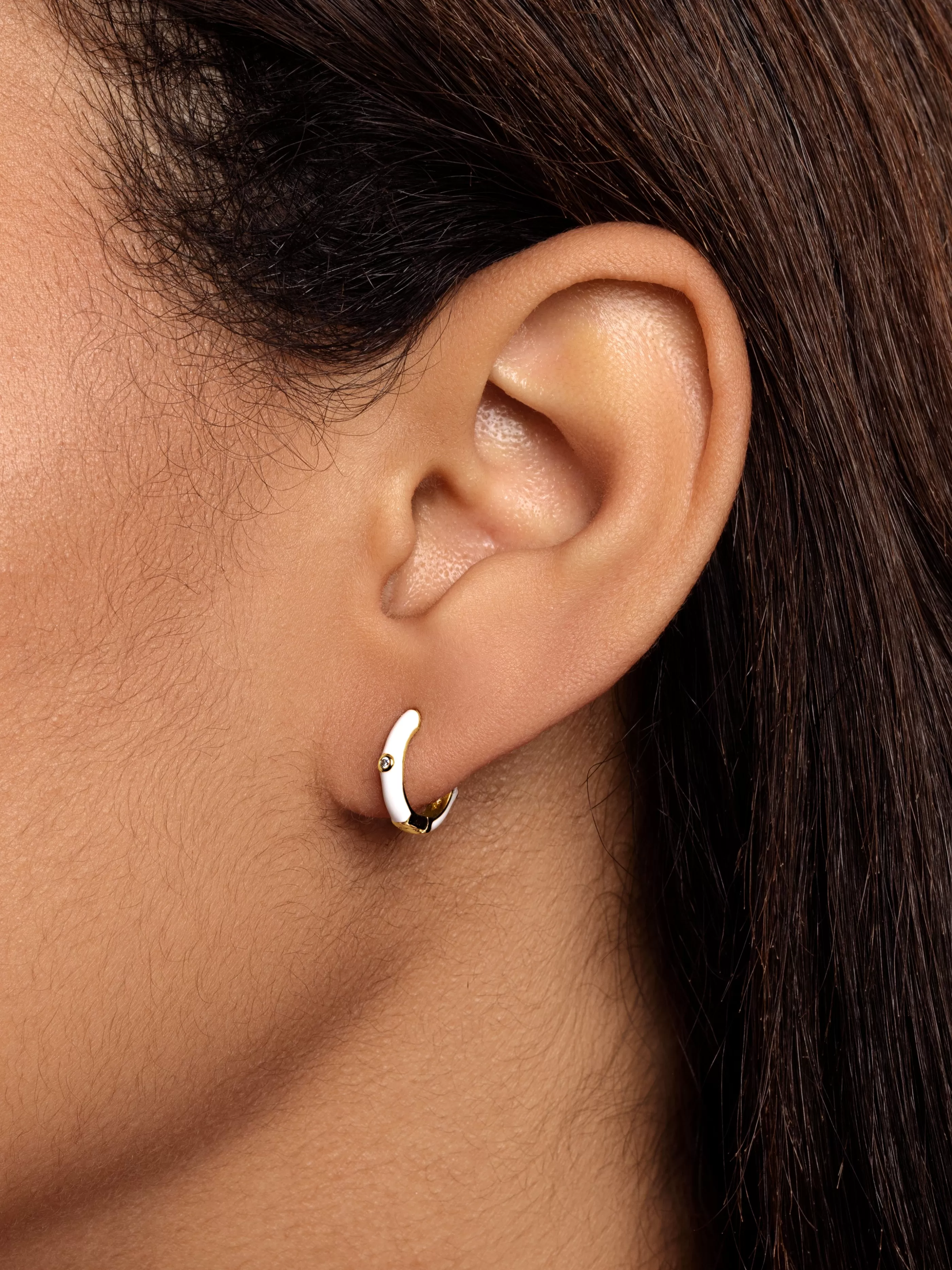 SINGULARU Pendientes Aro Spark White Enamel Bano Oro- Aros