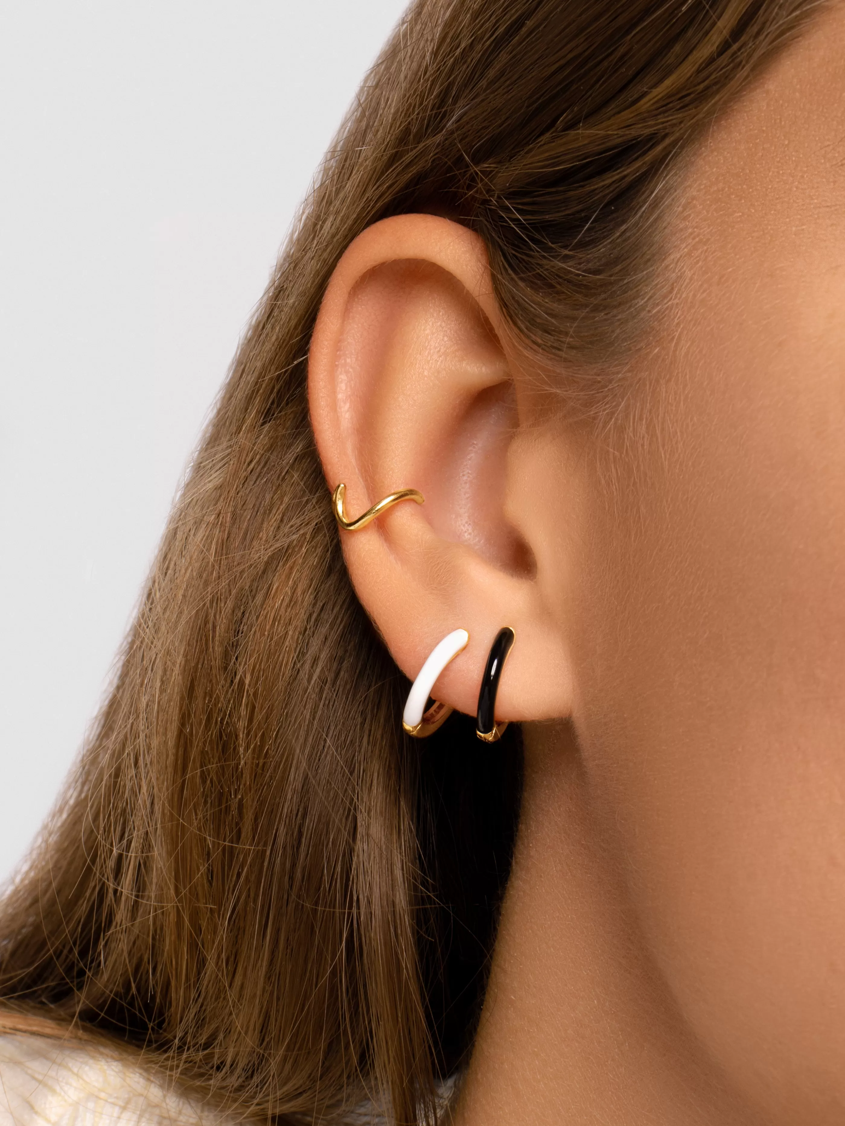 SINGULARU Pendientes Aro White Enamel Bano Oro- Aros